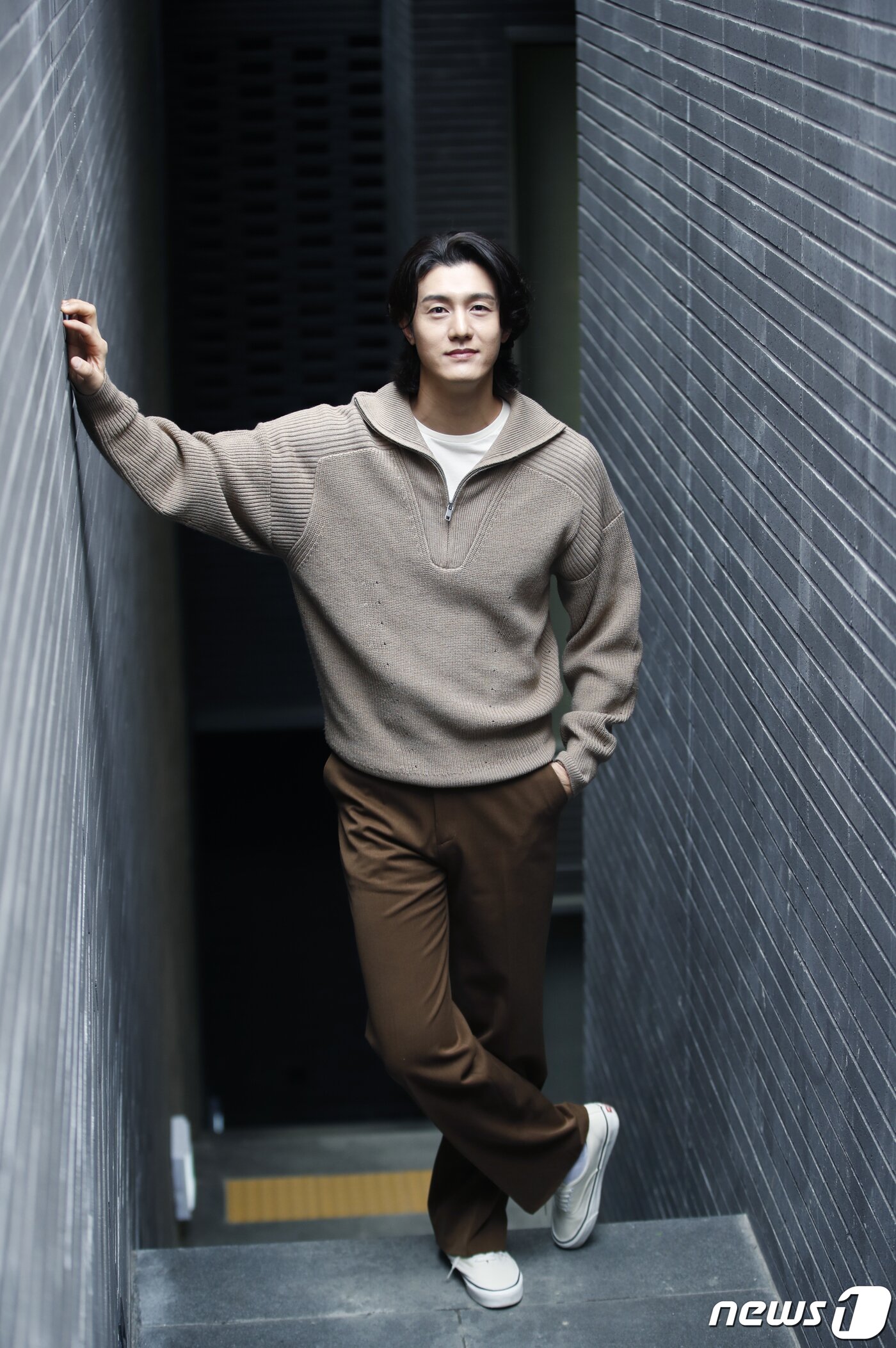 본문 이미지 -  배우 이기우가 서울 강남구 한 카페에서 열린 인터뷰에 앞서 포즈를 취하고 있다. 2024.2.29/뉴스1 ⓒ News1 권현진 기자