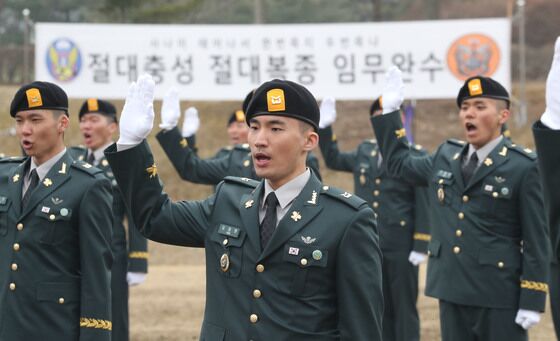 커지는 軍 문민화 목소리…'민간인 장관'이 해결책일까[한반도 GPS]