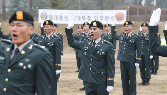 국방부 "내년 하사 기본급 200만원·월급 최대 486만원 추진"(종합)