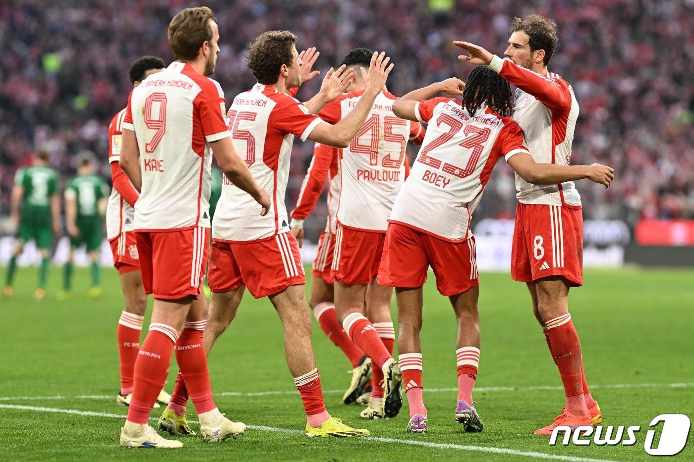 본문 이미지 - 선두 레버쿠젠을 추격 중인 뮌헨. ⓒ AFP=뉴스1
