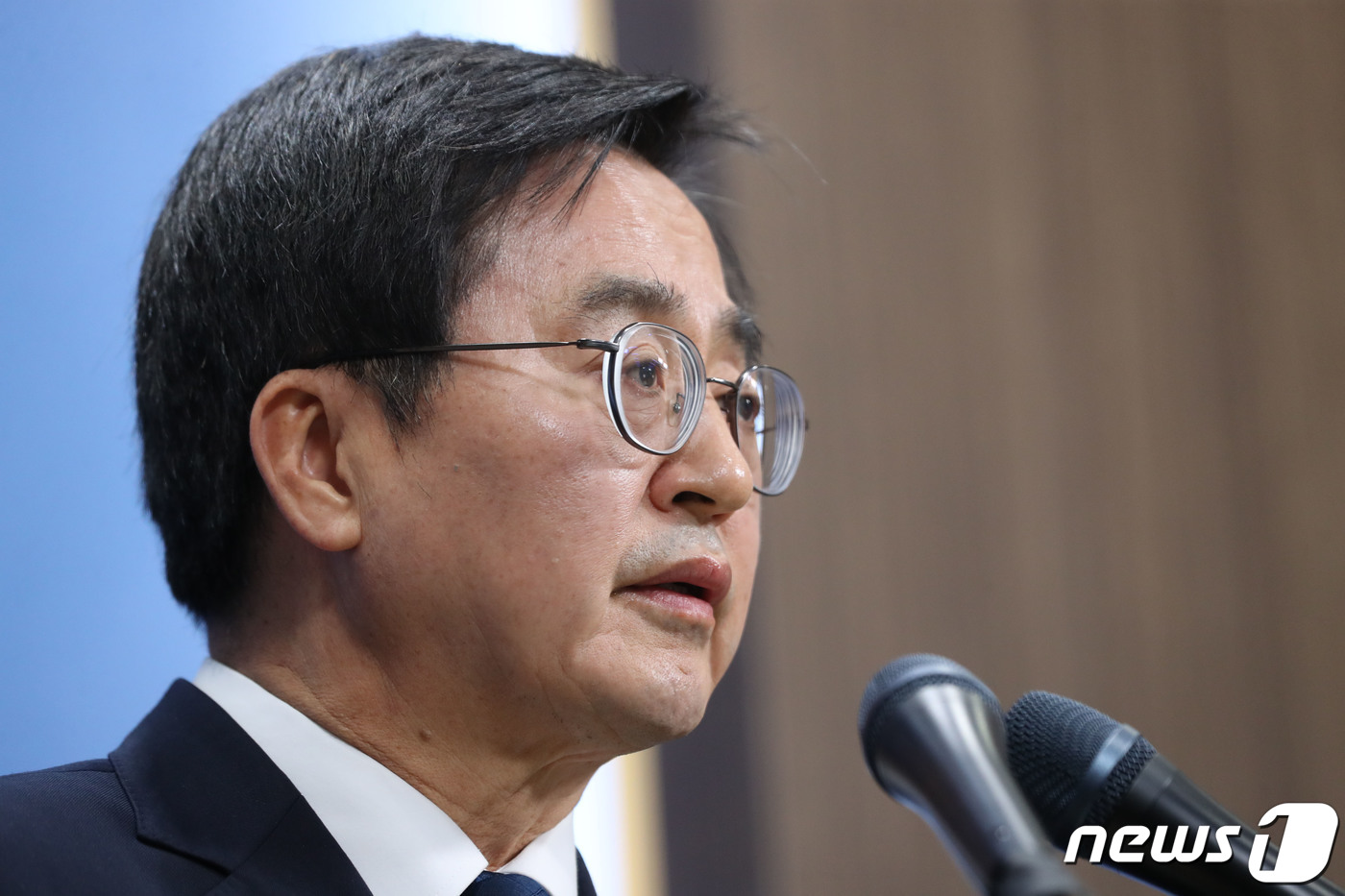 (수원=뉴스1) 김영운 기자 = 김동연 경기도지사가 5일 오전 경기 수원시 영통구 경기도청 브리핑룸에서 동북권 공공의료원 설립 계획을 발표하고 있다. 2024.2.5/뉴스1