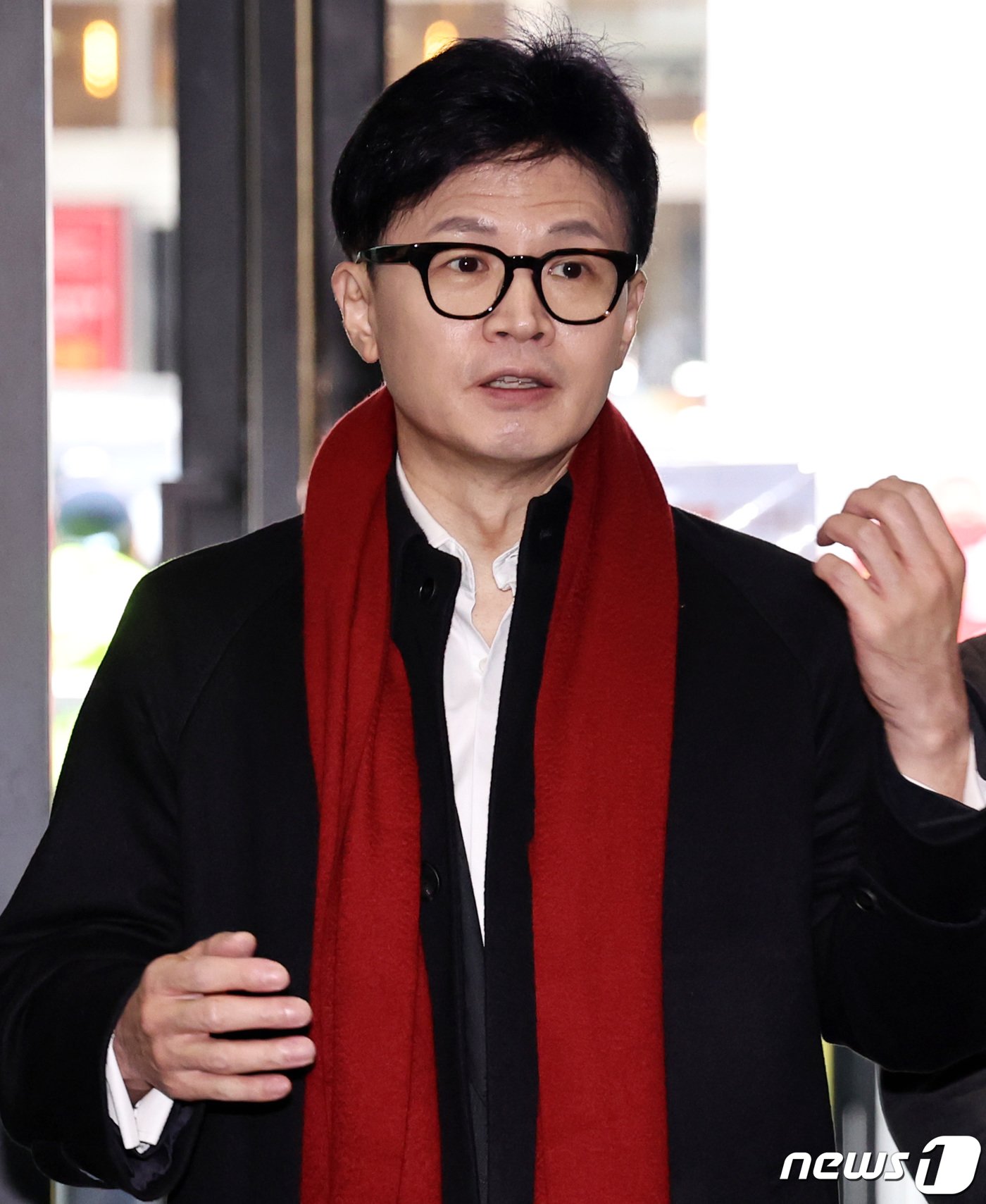 본문 이미지 - 한동훈 국민의힘 비상대책위원장이 6일 오전 서울 여의도 중앙당사로 출근하며 취재진의 질문에 답하고 있다. 2024.2.6/뉴스1 ⓒ News1 구윤성 기자