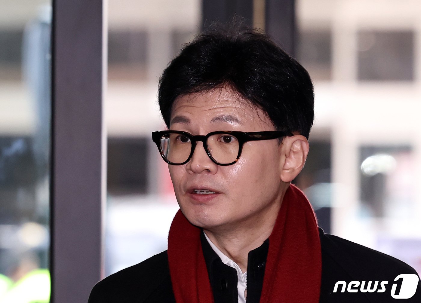 본문 이미지 - 한동훈 국민의힘 비상대책위원장이 6일 오전 서울 여의도 중앙당사로 출근하며 취재진의 질문에 답하고 있다. 2024.2.6/뉴스1 ⓒ News1 구윤성 기자