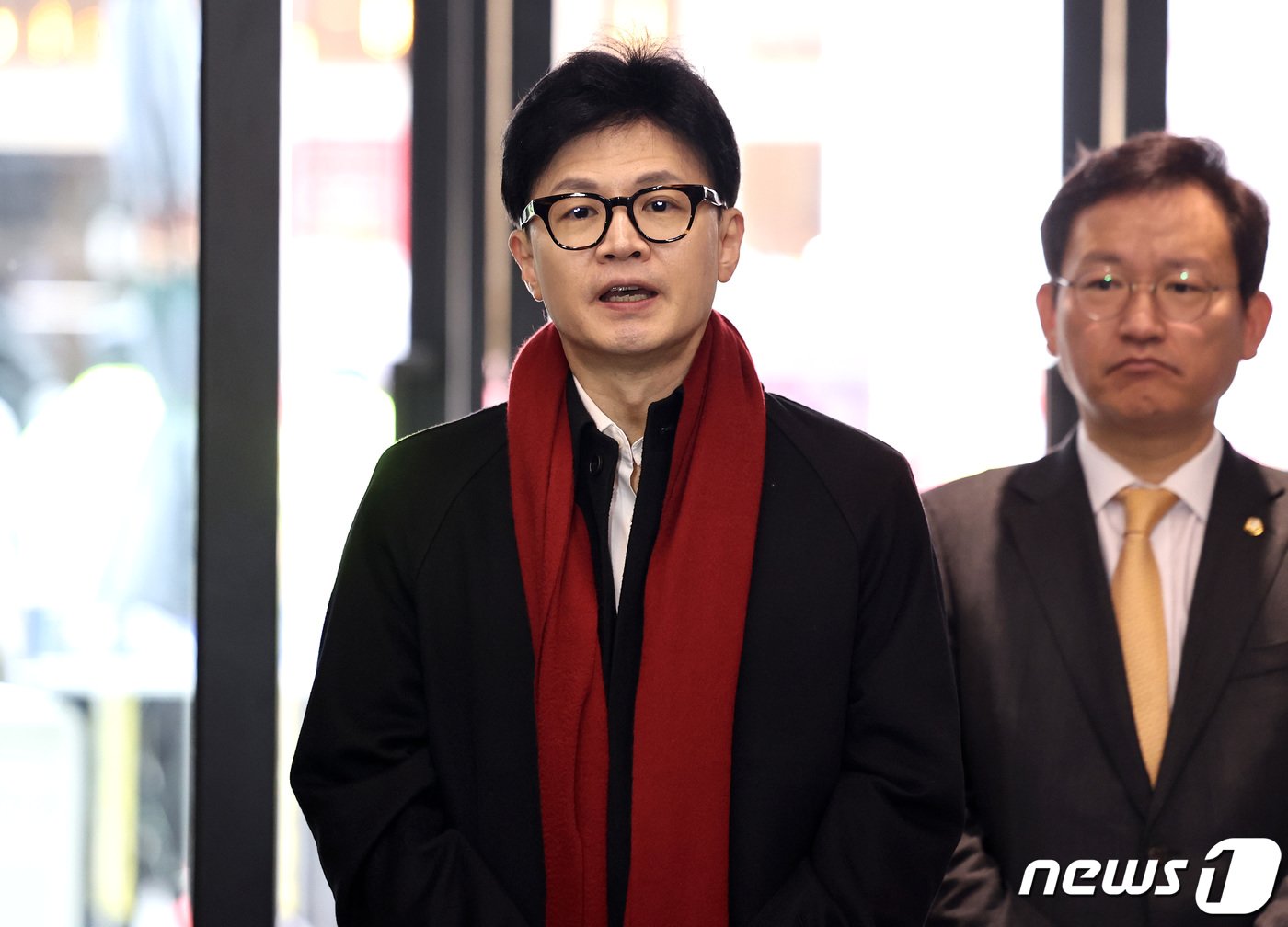 본문 이미지 - 한동훈 국민의힘 비상대책위원장이 6일 오전 서울 여의도 중앙당사로 출근하며 취재진의 질문에 답하고 있다. 2024.2.6/뉴스1 ⓒ News1 구윤성 기자