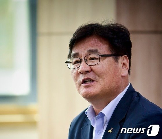 본문 이미지 - 최명서 강원도 영월군수. (뉴스1 DB)
