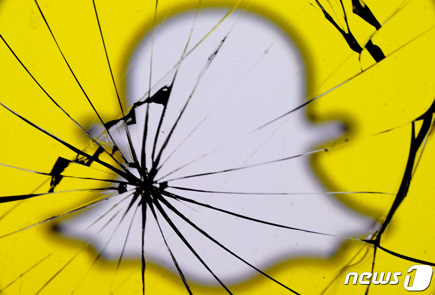 (로이터=뉴스1) 정윤영 기자 = 스냅챗 로고 일러스트레이션.ⓒ 로이터=뉴스1