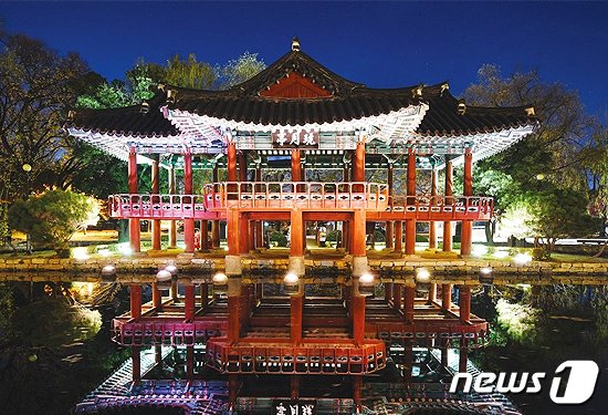 본문 이미지 - 전북 남원시 광한루원의 야경.(전북자치도 제공)/뉴스1 