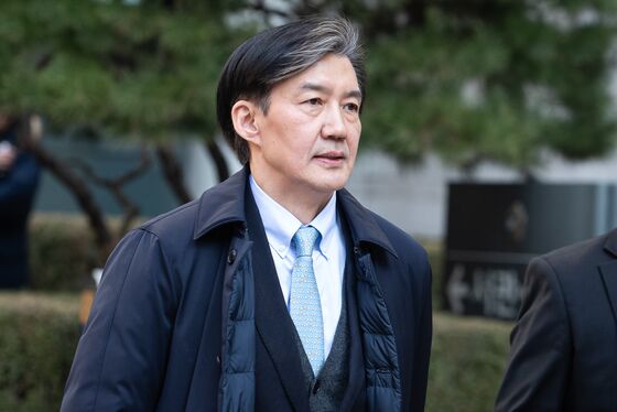 조국 사면 건의할 건가 묻자…정성호 "가족 전체 받았던 처분 고려"