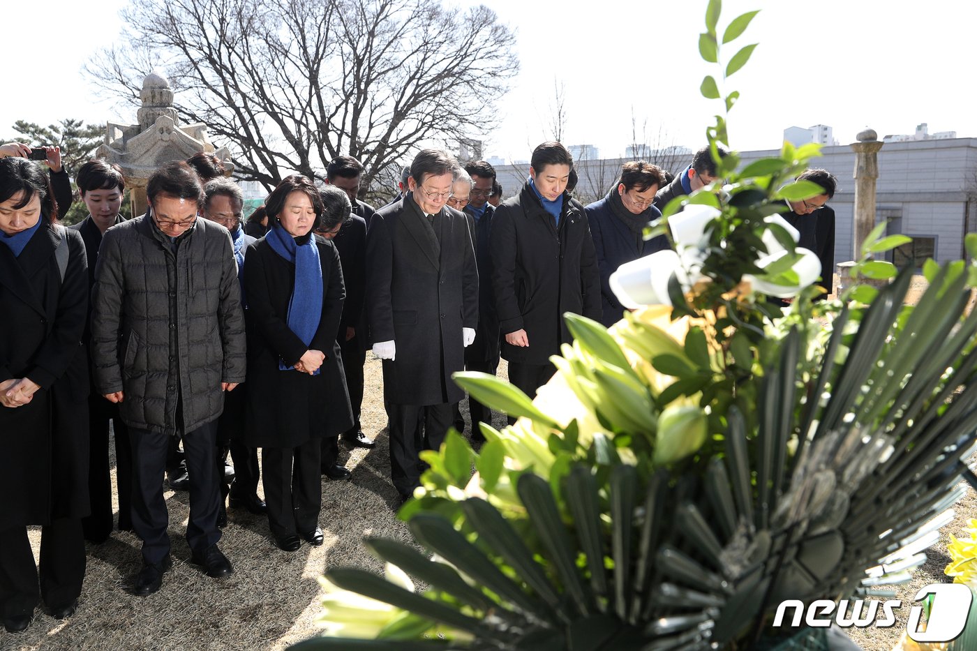 이재명 더불어민주당 대표가 3.1절인 1일 서울 용산구 효창공원 백범 김구 묘역에서 참배하고 있다. 2024.3.1/뉴스1 ⓒ News1 이승배 기자