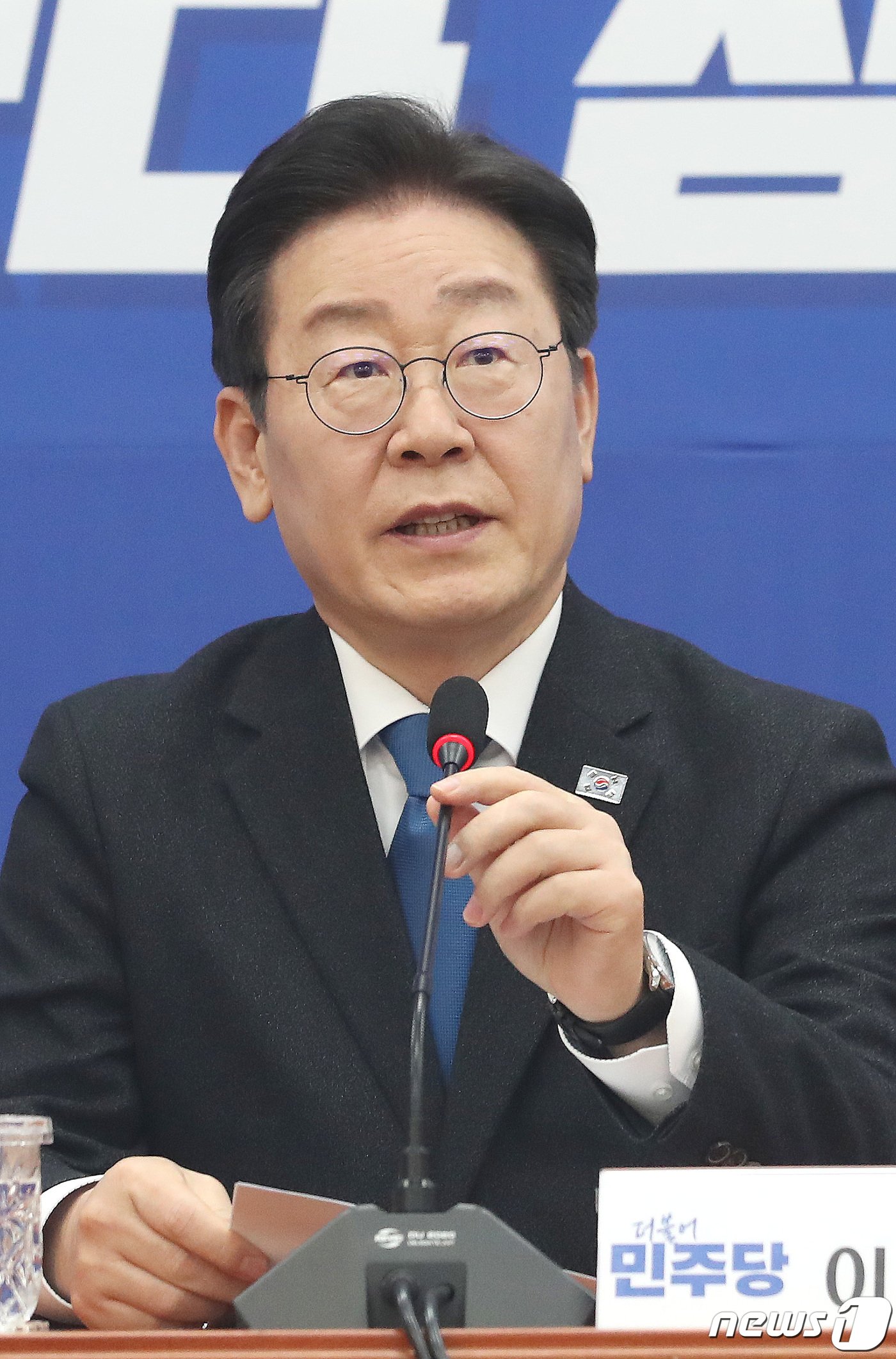 본문 이미지 - 이재명 더불어민주당 대표가 22대 총선을 한 달여 앞둔 10일 서울 여의도 국회에서 기자회견을 갖고 총선에 임하는 각오와 총선 전략 등을 밝히고 있다. 2024.3.10/뉴스1 ⓒ News1 임세영 기자