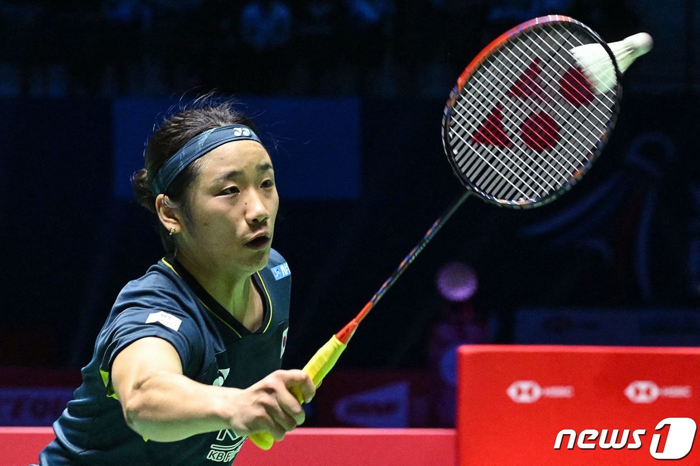 안세영이 10일 열린 프랑스 오픈 여자단식 결승에서 경기를 펼치고 있다. ⓒ AFP=뉴스1