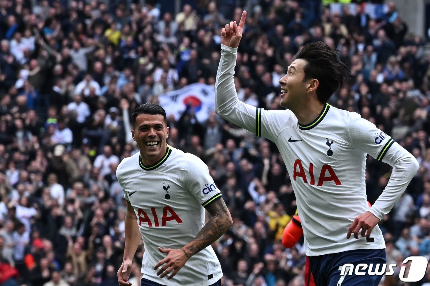 본문 이미지 - 손흥민은 골과 도움에 모두 능한 공격수다.ⓒ AFP=뉴스1