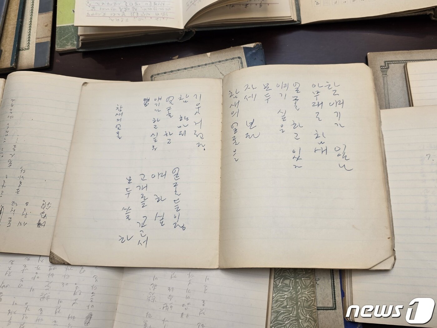 본문 이미지 - 박목월 시인 미발표 시 육필 원고 중 일부. ⓒ 뉴스1 김정한 기자