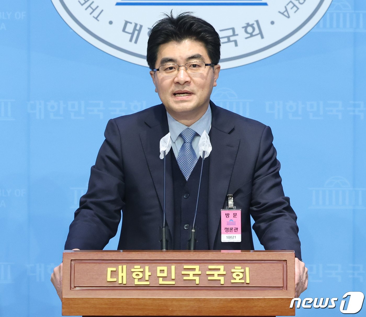 본문 이미지 - 방재승 서울의대 교수협의회 비상대책위원장이 12일 국회에서 의대증원 관련 기자회견을 하고 있다. 2024.3.12/뉴스1 ⓒ News1 송원영 기자