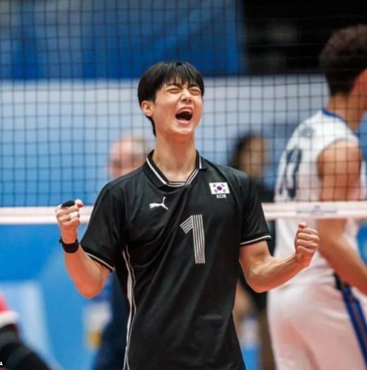 본문 이미지 - 베로 몬차와 계약한 이우진 (몬차 SNS ) ⓒ News1 이재상 기자