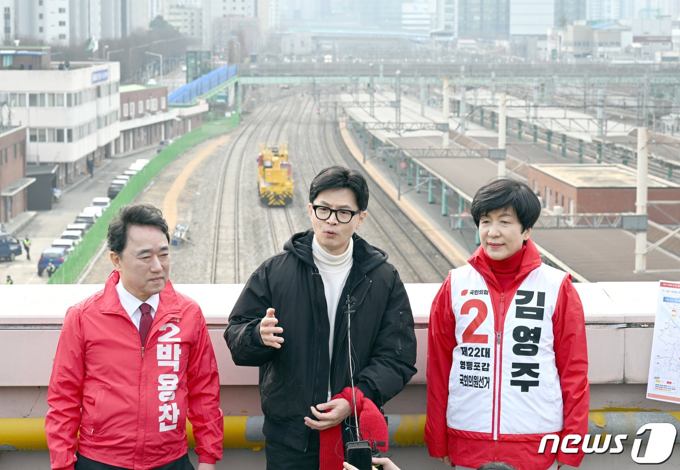 한동훈 국민의힘 비상대책위원장이 12일 서울 영등포역 옥상에서 철도 지하화 공약 발표를 하고 있다. &#40;공동취재&#41; 2024.3.12/뉴스1 ⓒ News1 송원영 기자