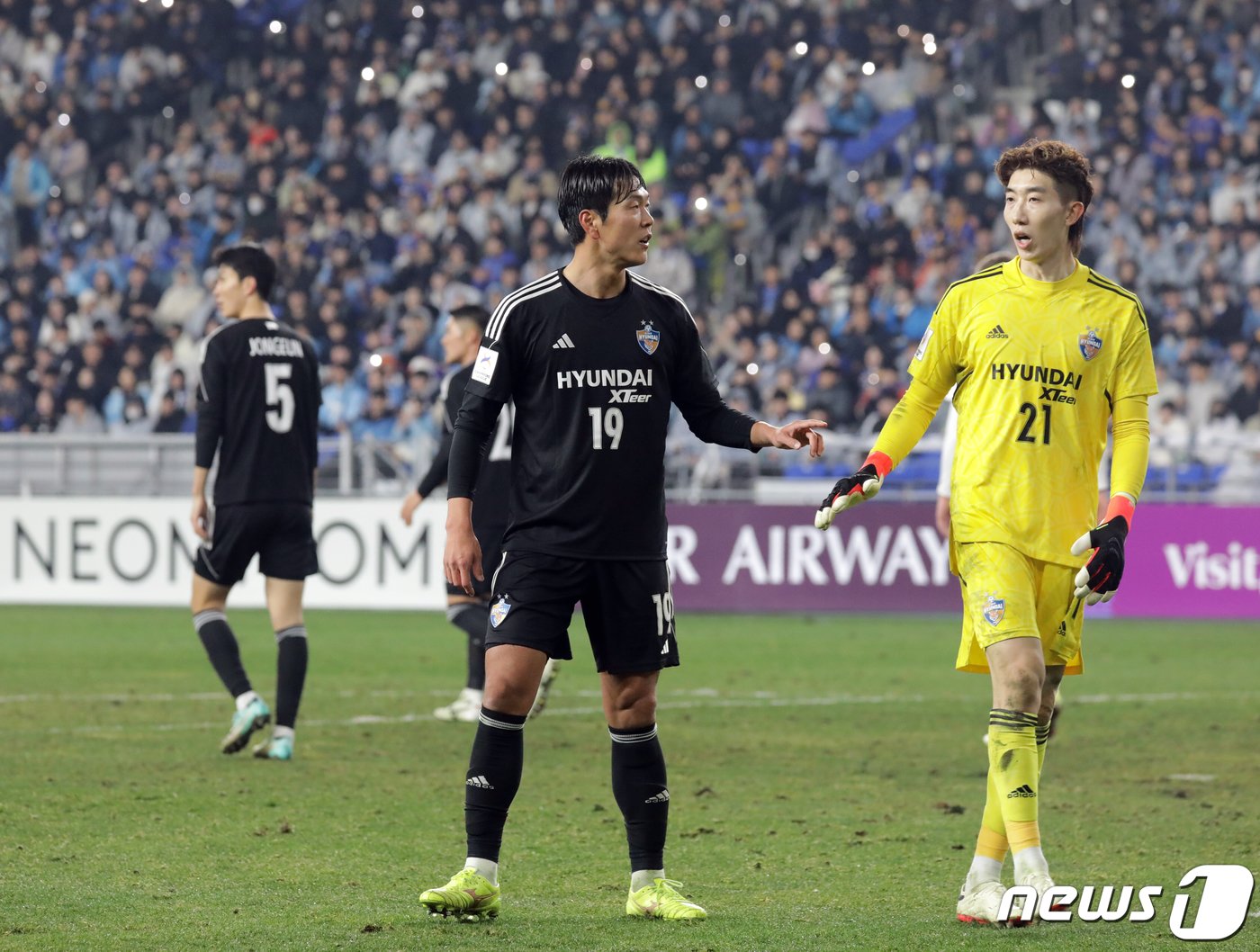 본문 이미지 - 울산HD는 지난해 김영권&#40;왼쪽&#41;에 이어 올해 조현우&#40;오른쪽&#41;를 MVP로 배출했다. 뉴스1 DB ⓒ News1 김지혜 기자