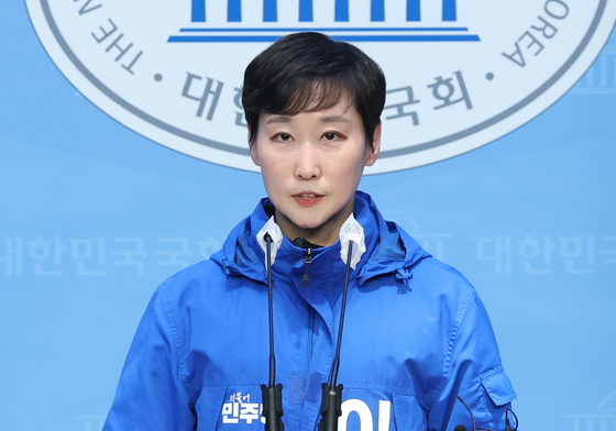 "李대통령, 尹처럼 그걸 하시나"…與 이지은 대변인 사퇴