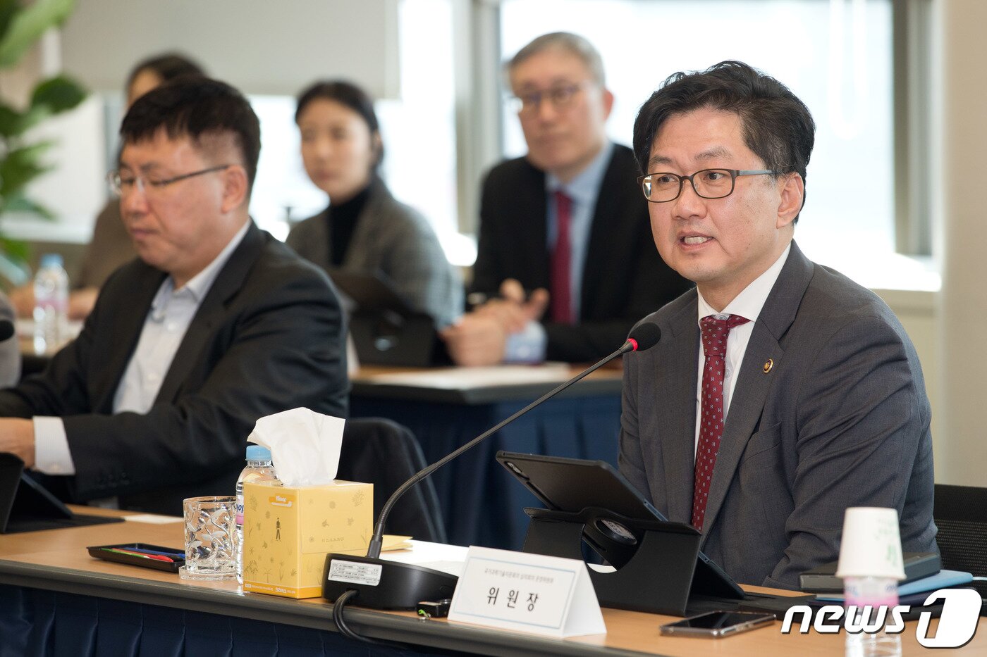 본문 이미지 - 류광준 과학기술정보통신부 과학기술혁신본부장이 13일 오후 서울 종로구 광화문교보빌딩 국가과학기술자문회의 대회의실에서 '국가과학기술자문회의 제58회 운영위원회'를 주재하고 있다. (과학기술정보통신부 제공) 2024.3.13/뉴스1
