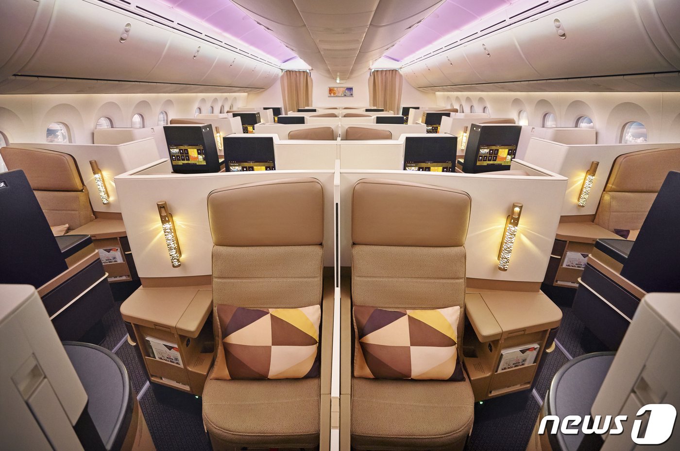 본문 이미지 - 에티하드항공 B787 비즈니스클래스(에티하드항공 제공)