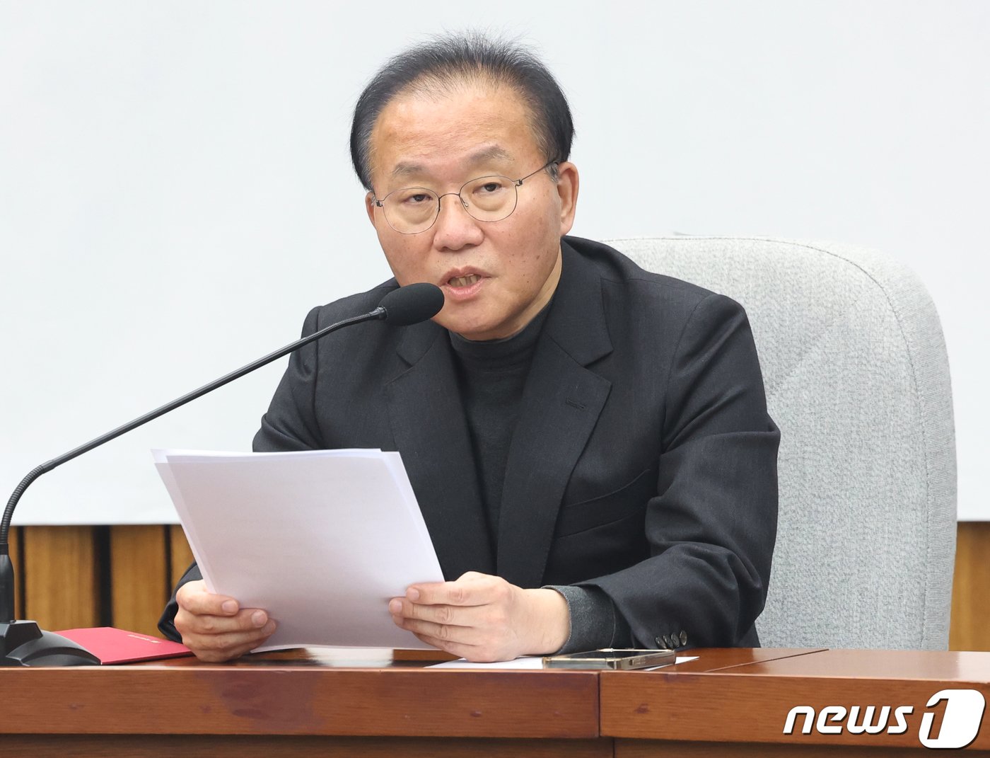 본문 이미지 - 윤재옥 국민의힘 원내대표가 15일 서울 여의도 국회에서 열린 원내대책회의에서 발언을 하고 있다. 2024.3.15/뉴스1 ⓒ News1 ,송원영 기자