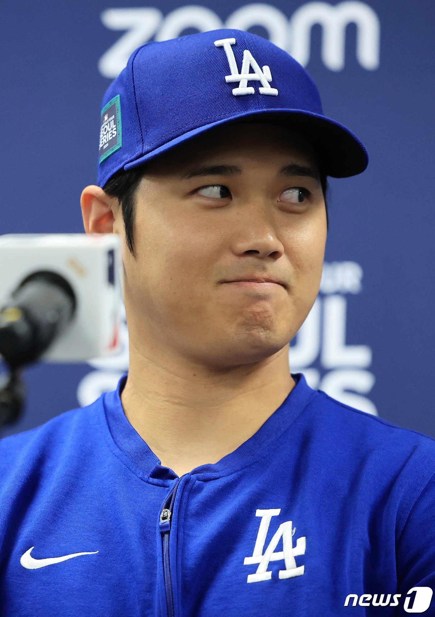 본문 이미지 - 미국프로야구(MLB) 월드투어 서울시리즈에 출전하는 LA 다저스 오타니 쇼헤이가 16일 오후 서울 구로구 고척스카이돔에서 열린 공식 기자회견에서 미소 짓고 있다. 2024.3.16/뉴스1 ⓒ News1 김진환 기자