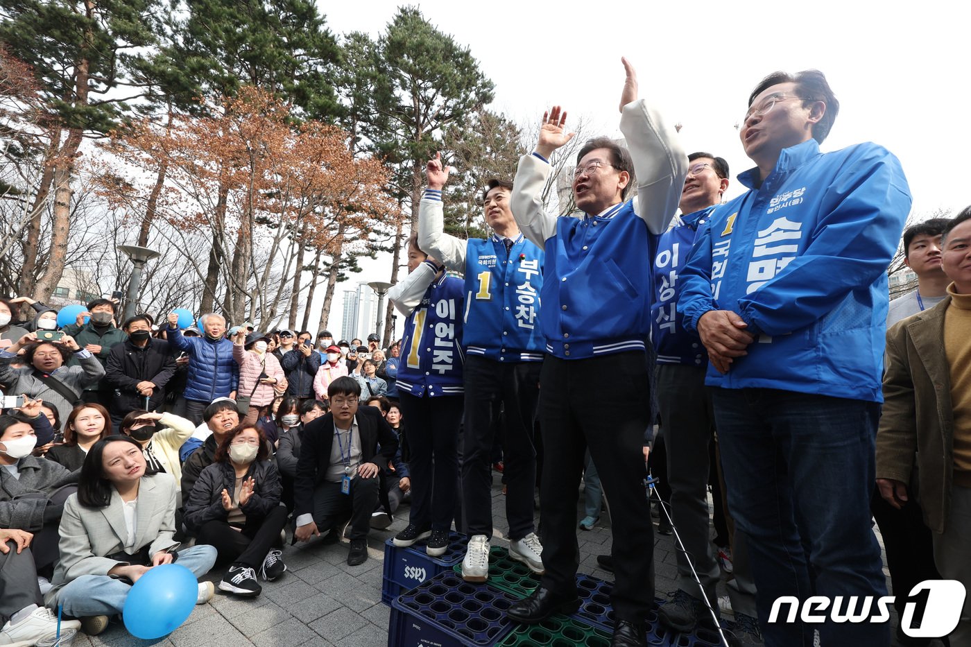 이재명 더불어민주당 대표가 16일 오전 경기 용인 수지구청 광장에서 열린 기자회견에서 발언을 하고 있다. &#40;공동취재&#41; 2024.3.16/뉴스1 ⓒ News1 임세영 기자