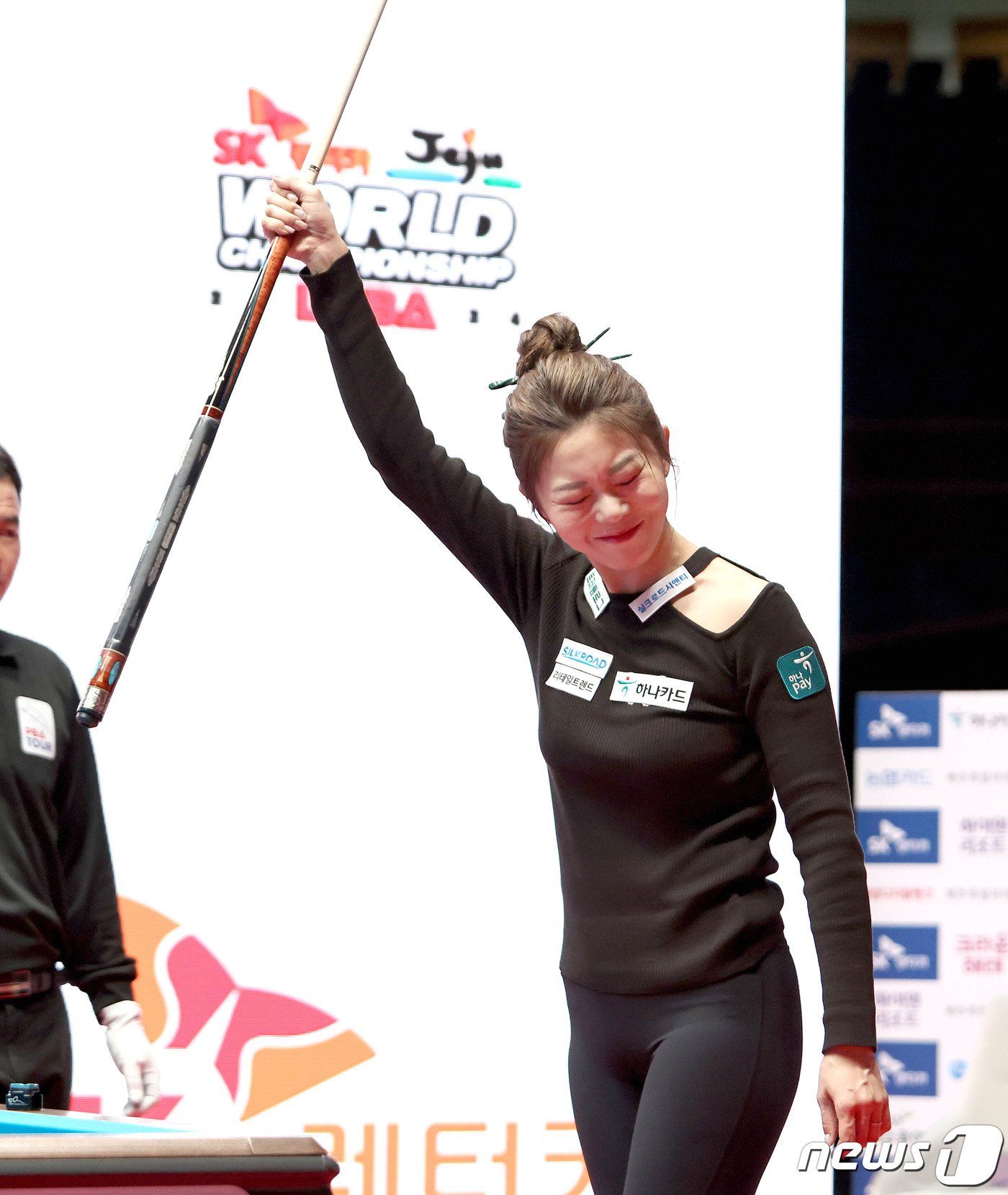 본문 이미지 - 김가영이 17일 'SK렌터카 제주특별자치도 LPBA 챔피언십 2024' 결승전서 김보미를 4-3으로 꺾고 우승을 차지했다.(PBA 사무국 제공)