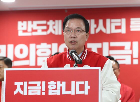 '尹 연수원 동기' 고석, 수사기록 재검토 중 軍검찰단장과 통화
