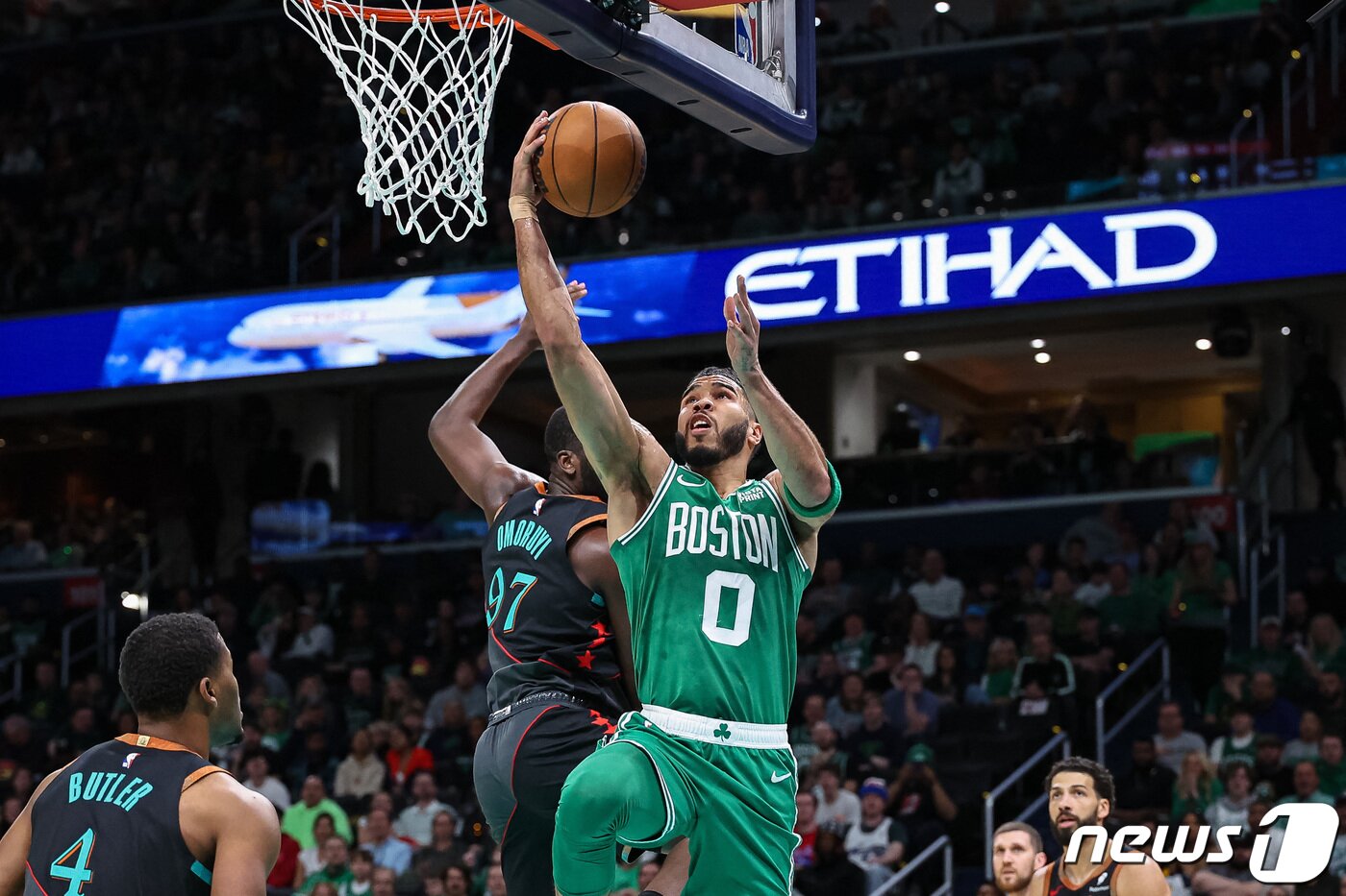 본문 이미지 - 보스턴 셀틱스 소속의 제이슨 테이텀 ⓒ 로이터=뉴스1 ⓒ News1 원태성 기자