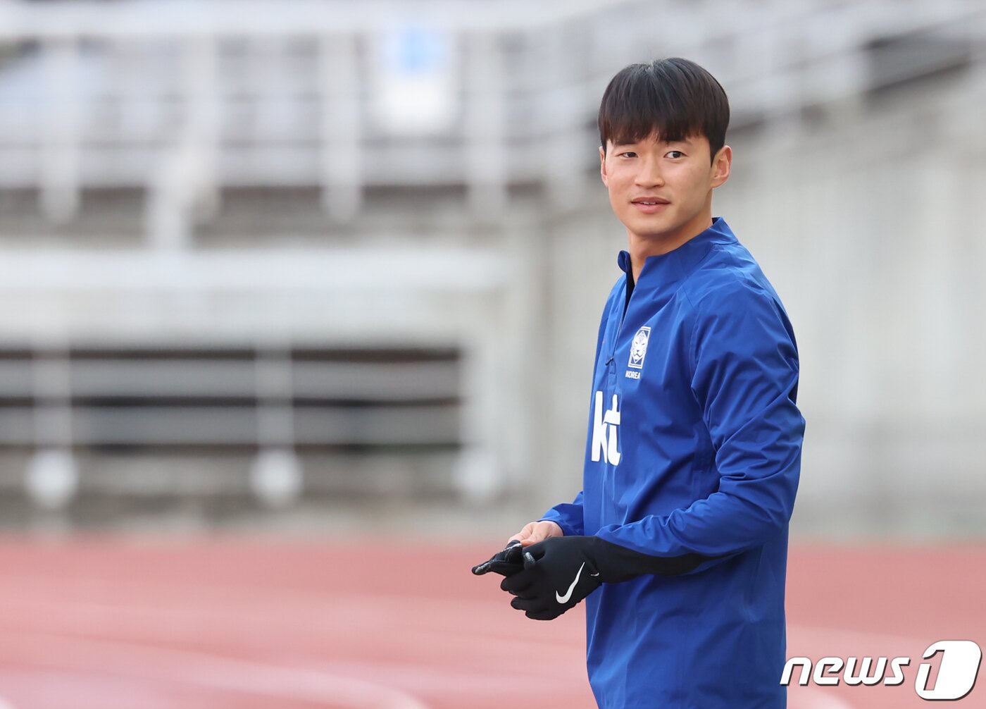 본문 이미지 - 대한민국 축구대표팀 김진수가 18일 오후 경기 고양종합운동장에서 2026 국제축구연맹(FIFA) 북중미 월드컵 아시아 지역 2차 예선 태국과의 2연전을 앞두고 훈련에 참가하고 있다.  2024.3.18/뉴스1 ⓒ News1 김도우 기자