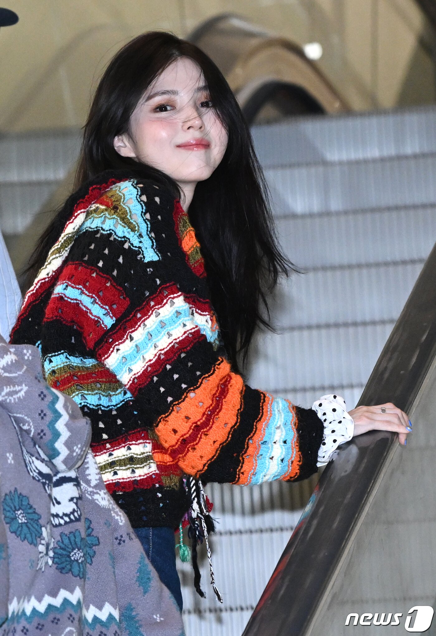 본문 이미지 - 류준열과 열애중인 배우 한소희(29)가 18일 미국 하와이 여행을 마친 뒤 귀국하고 있다. (공동취재) 2024.3.18/뉴스1 ⓒ News1 권현진 기자