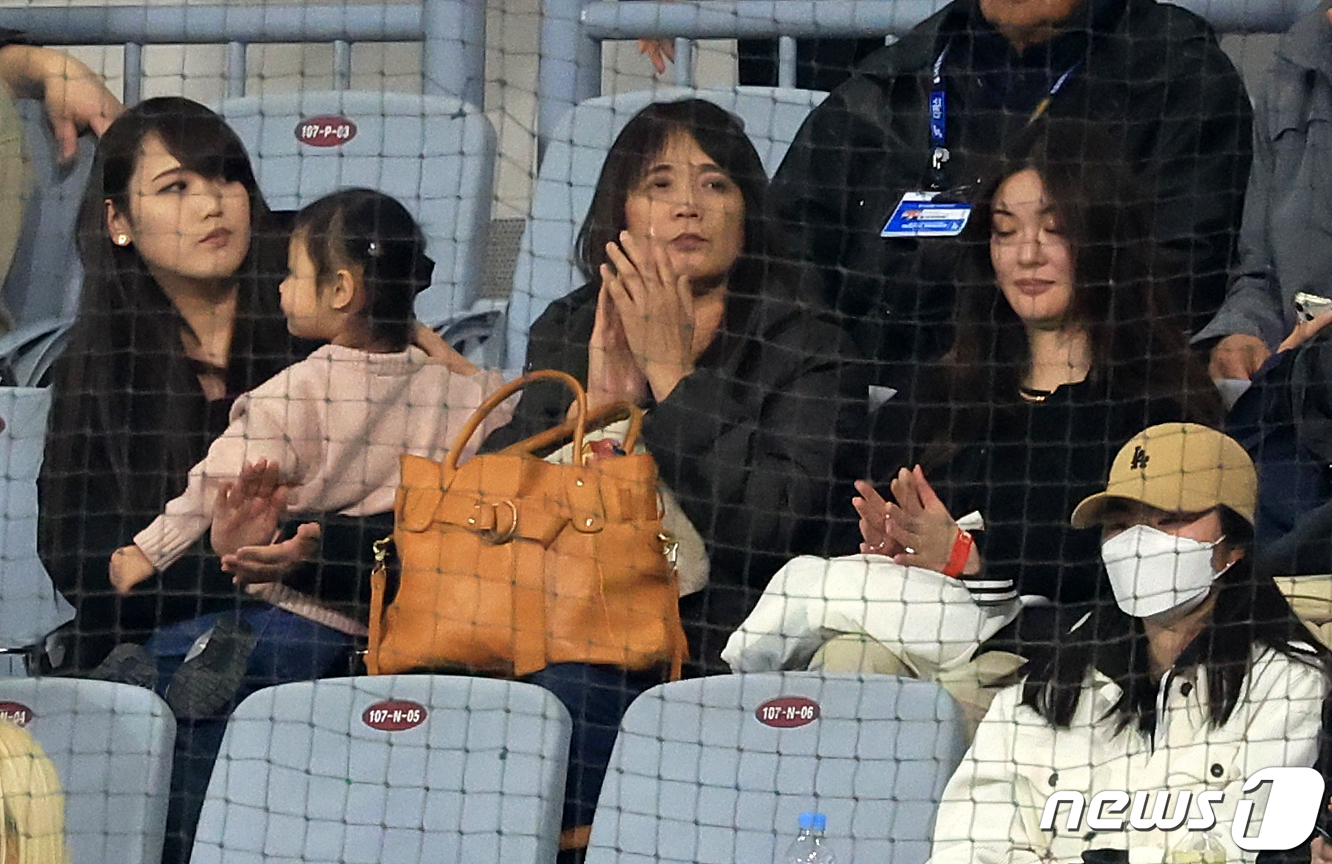 (서울=뉴스1) 김진환 기자 = 18일 서울 고척스카이돔에서 열린 팀 코리아와 로스앤젤레스(LA) 다저스의 미국 프로야구(MLB) 서울시리즈 연습 경기에서 다저스 오타니 쇼헤이의 …