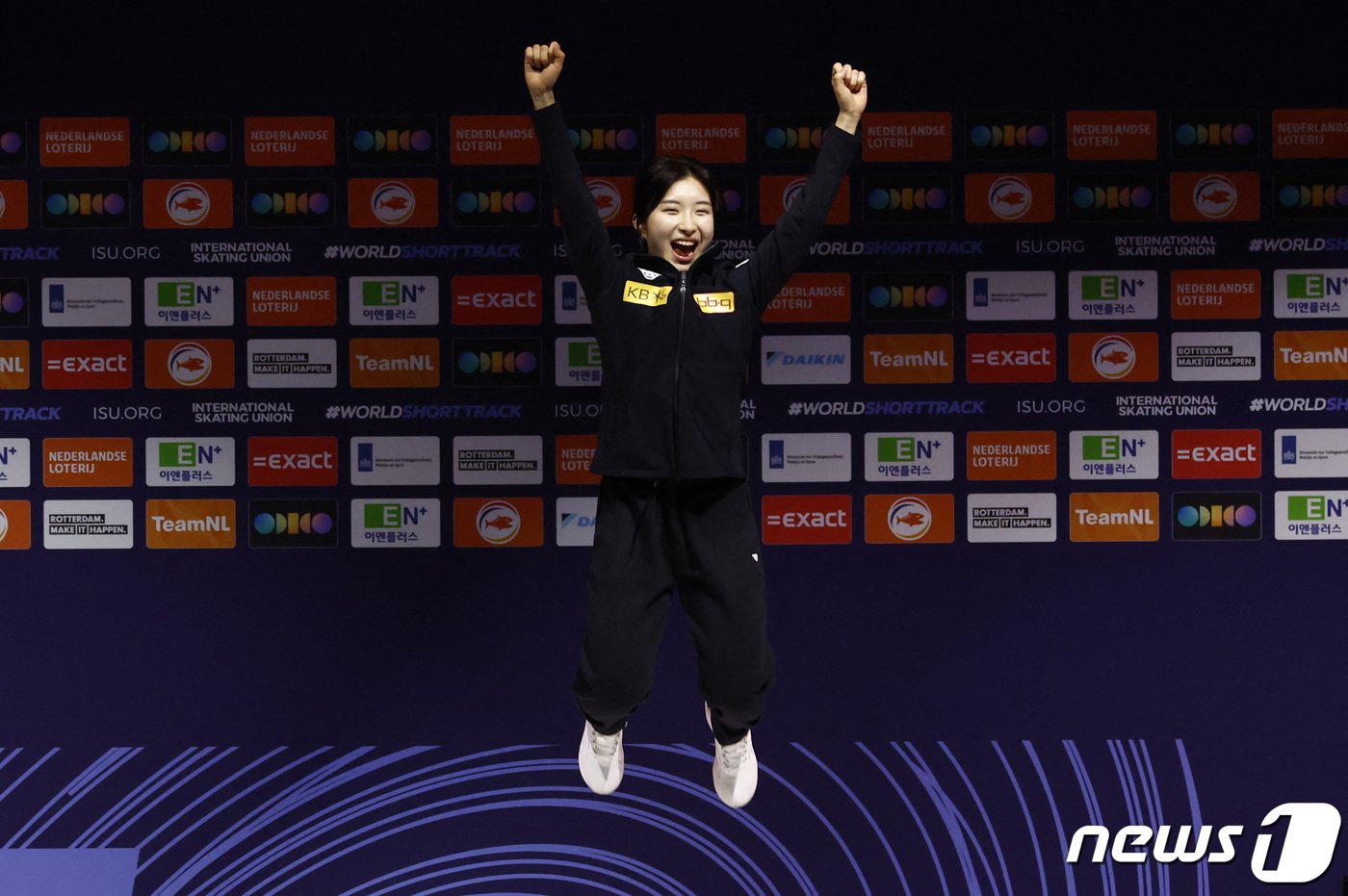 본문 이미지 - 2024 국제빙상경기연맹(ISU) 세계 쇼트트랙 선수권대회에서 금메달을 획득한 김길리. ⓒ 로이터=뉴스1