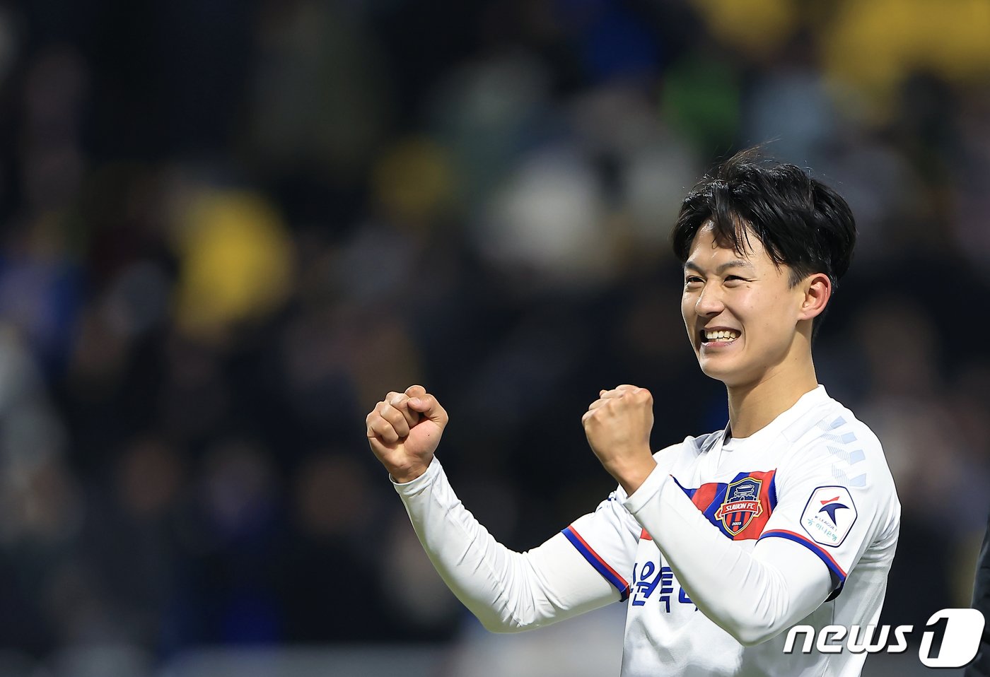 본문 이미지 - 2일 오후 인천광역시 중구 도원동 인천축구전용경기장에서 열린 '하나은행 K리그1 2024' 1라운드 인천 유나이티드와 수원FC의 경기에서 PK로 골을 넣은 수원 이승우가 기뻐하고 있다. 2024.3.2/뉴스1 ⓒ News1 박정호 기자