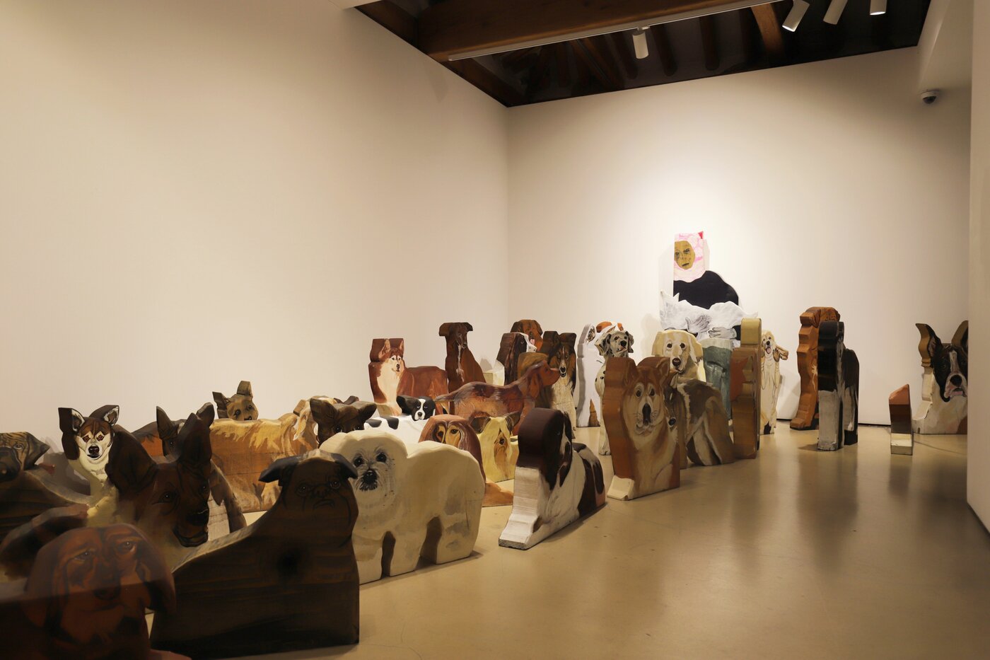본문 이미지 - 윤석남 YUN Suknam, 1,025 사람과 사람 없이 1,025 With or Without Person, 2008, 혼합재료 Mixed media, 가변크기 Dimensions variable. 학고재 제공.