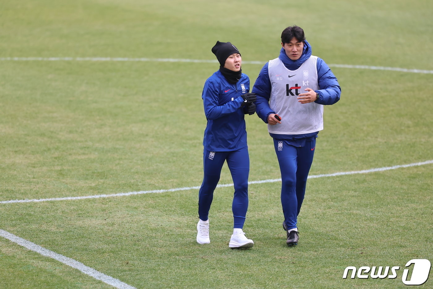 본문 이미지 - 대한민국 축구대표팀 이강인이 20일 오후 서울 마포구 서울월드컵경기장에서 2026 국제축구연맹(FIFA) 북중미 월드컵 아시아 지역 2차 예선 태국과 경기를 하루 앞두고 훈련하고 있다. ⓒ News1 김도우 기자