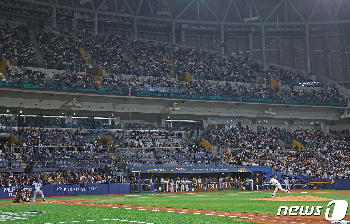 20일 서울 고척스카이돔에서 2024년 미국프로야구 메이저리그&#40;MLB&#41; 정규시즌 개막전 LA 다저스와 샌디에이고 파드리스의 경기가 열리고 있다. &#40;공동취재&#41; 2024.3.20/뉴스1 ⓒ News1 김진환 기자