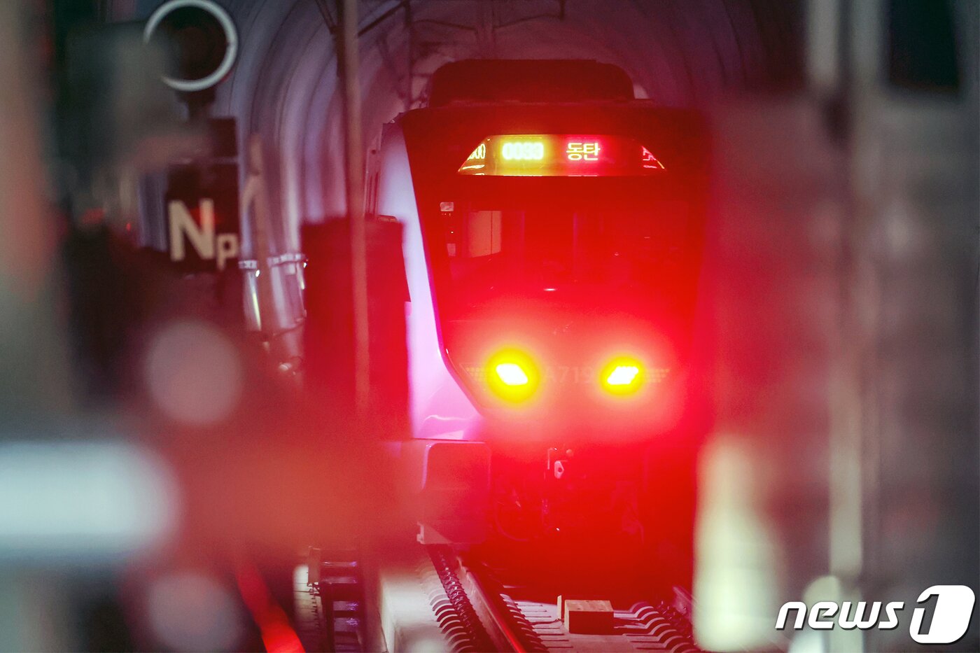 본문 이미지 - 서울 강남구 수도권광역급행철도&#40;GTX&#41;-A 수서역에서 출발한 GTX-A 열차가 운행하고 있다./뉴스1 ⓒ News1 민경석 기자