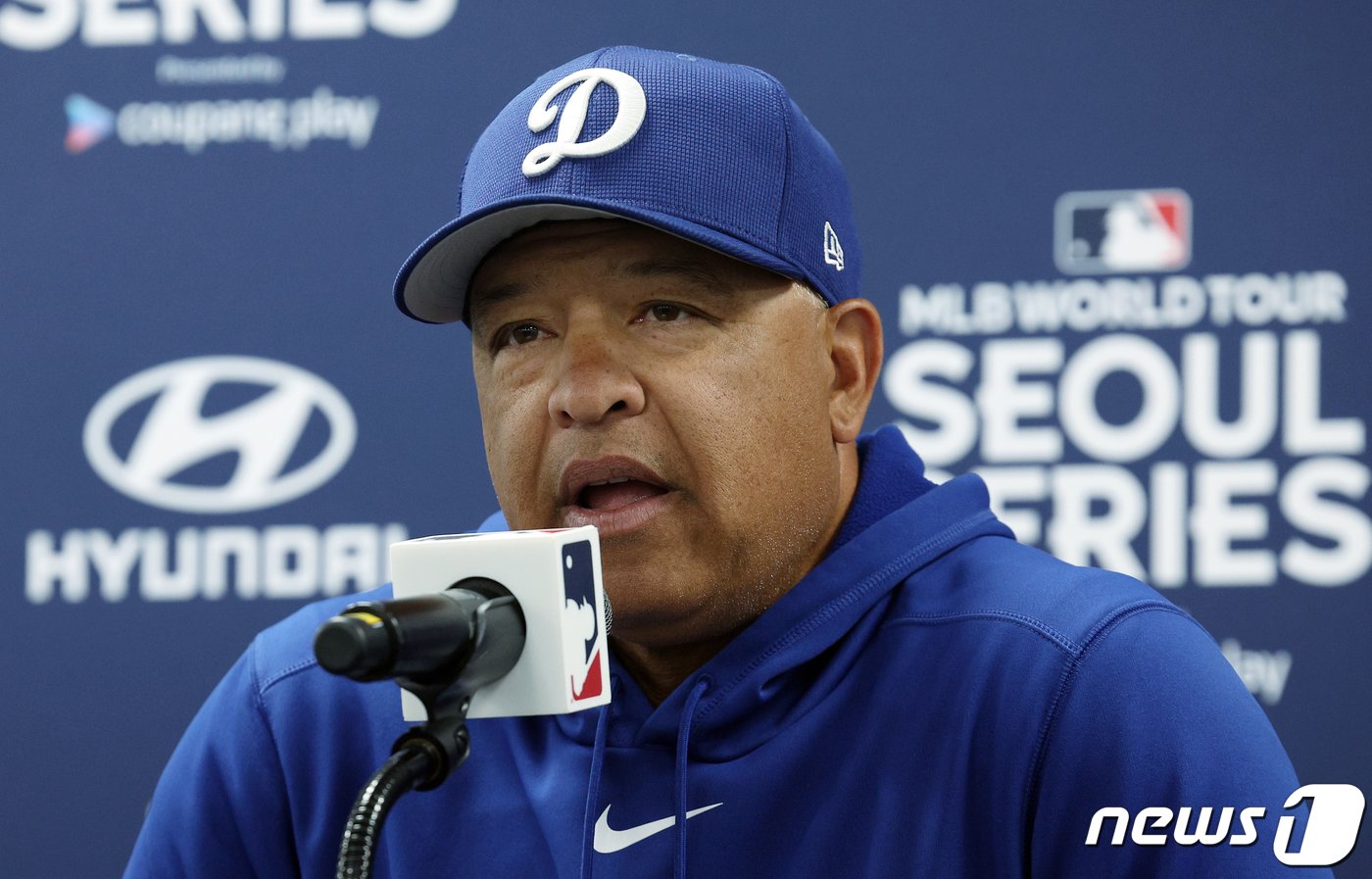 본문 이미지 - LA 다저스 데이브 로버츠 감독이 미국프로야구(MLB) 공식 개막 서울시리즈 2차전이 예정된 21일 오후 서울 고척스카이돔에서 기자회견을 하고 있다. 2024.3.21/뉴스1 ⓒ News1 박정호 기자