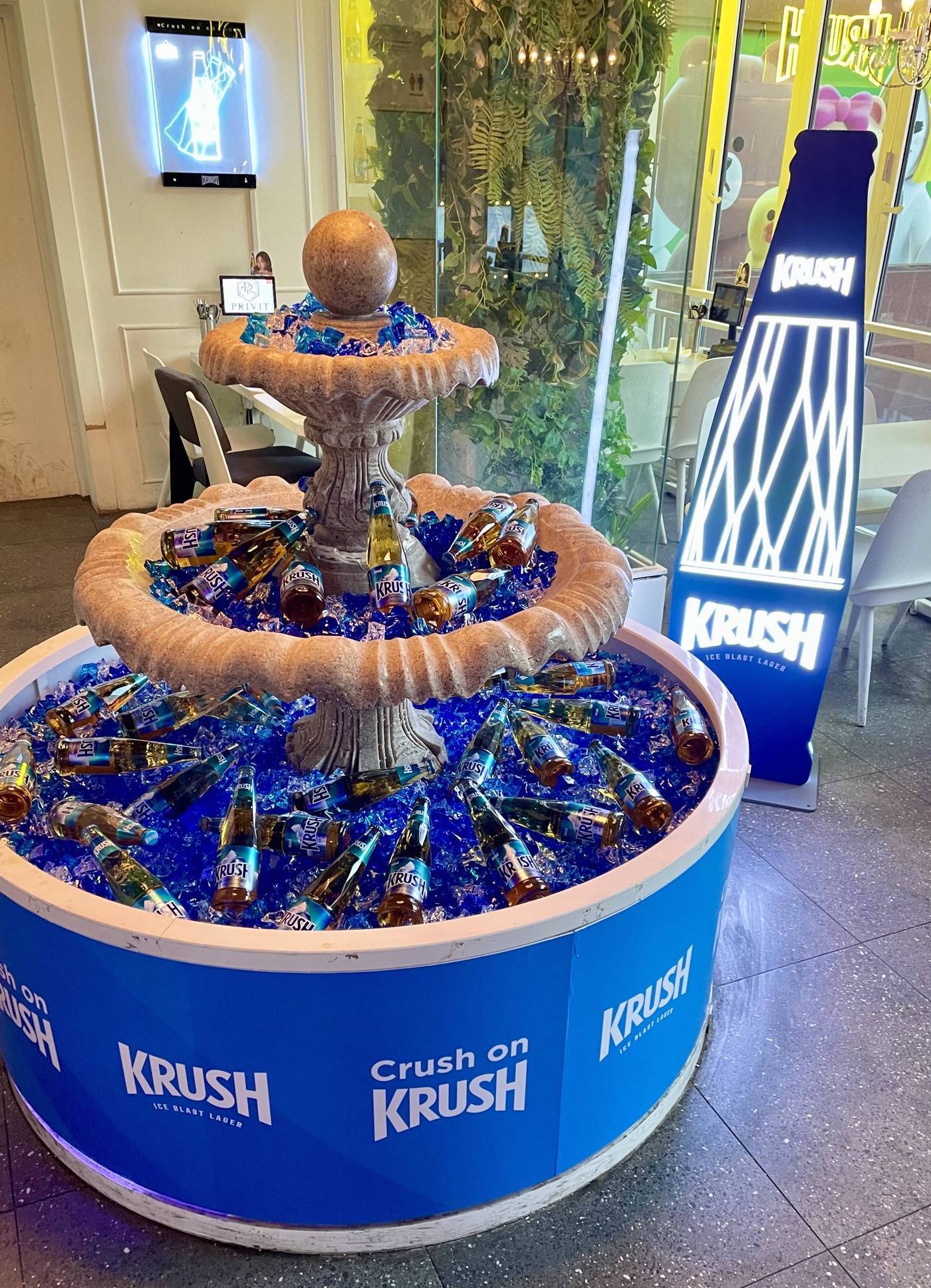 본문 이미지 - 크러시 플래그십스토어 내부 이미지(롯데칠성음료 제공)