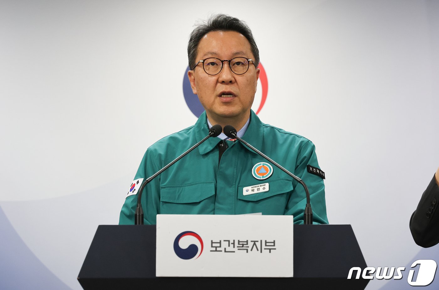 본문 이미지 - 박민수 중앙재난안전대책본부 제1총괄조정관(보건복지부 제2차관)이 22일 서울 종로구 정부서울청사에서 의사 집단행동 중앙재난안전대책본부 브리핑을 하고 있다. 2024.3.22/뉴스1 ⓒ News1 허경 기자