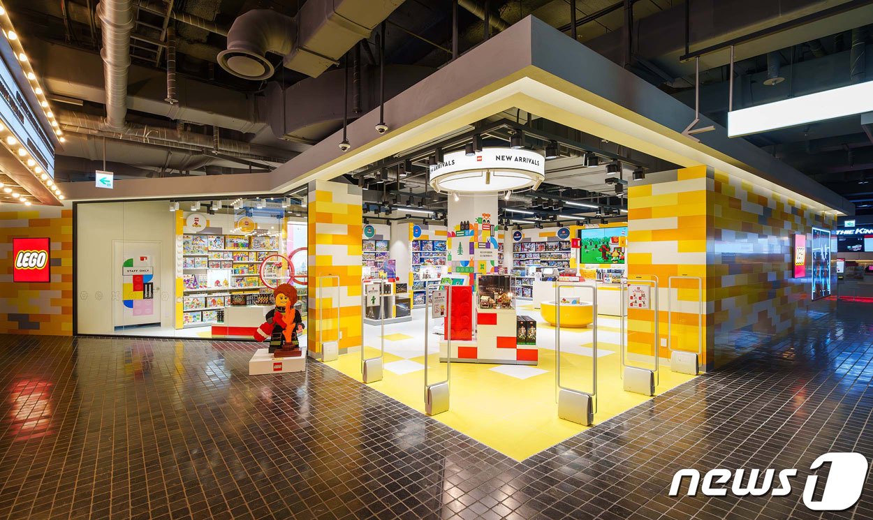 본문 이미지 - 현대백화점 중동점 유플렉스 5층 레고스토어 중동점(레고코리아 제공)  