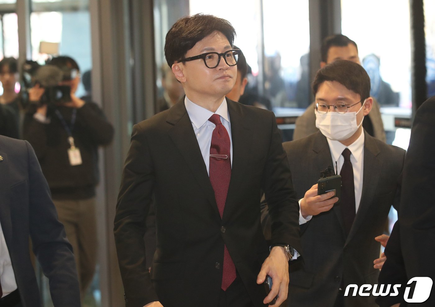 본문 이미지 - 한동훈 국민의힘 비상대책위원장이 24일 서울 서대문구 신촌 세브란스병원에서 열린 전국의대교수협의회 회장단 간담회에 참석하고 있다. 2024.3.24/뉴스1 ⓒ News1 임세영 기자