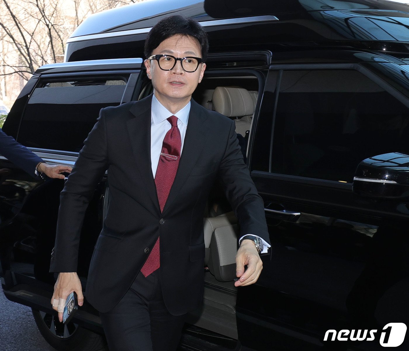 본문 이미지 - 한동훈 국민의힘 비상대책위원장이 24일 오후 서울 서대문구 신촌 세브란스병원에서 열린 전국의대교수협의회 회장단 간담회에 참석하기 위해 이동하고 있다. (공동취재) 2024.3.24/뉴스1 ⓒ News1 임세영 기자