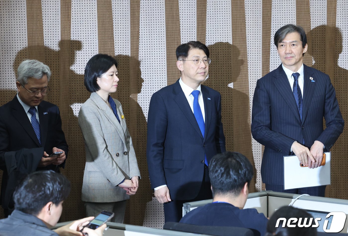 조국 조국혁신당 대표가 25일 서울 여의도 국회 소통관에서 &#39;검찰의 민간인 불법 사찰 고발&#39; 기자회견에 참석 하고 있다. 2024.3.25/뉴스1 ⓒ News1 송원영 기자