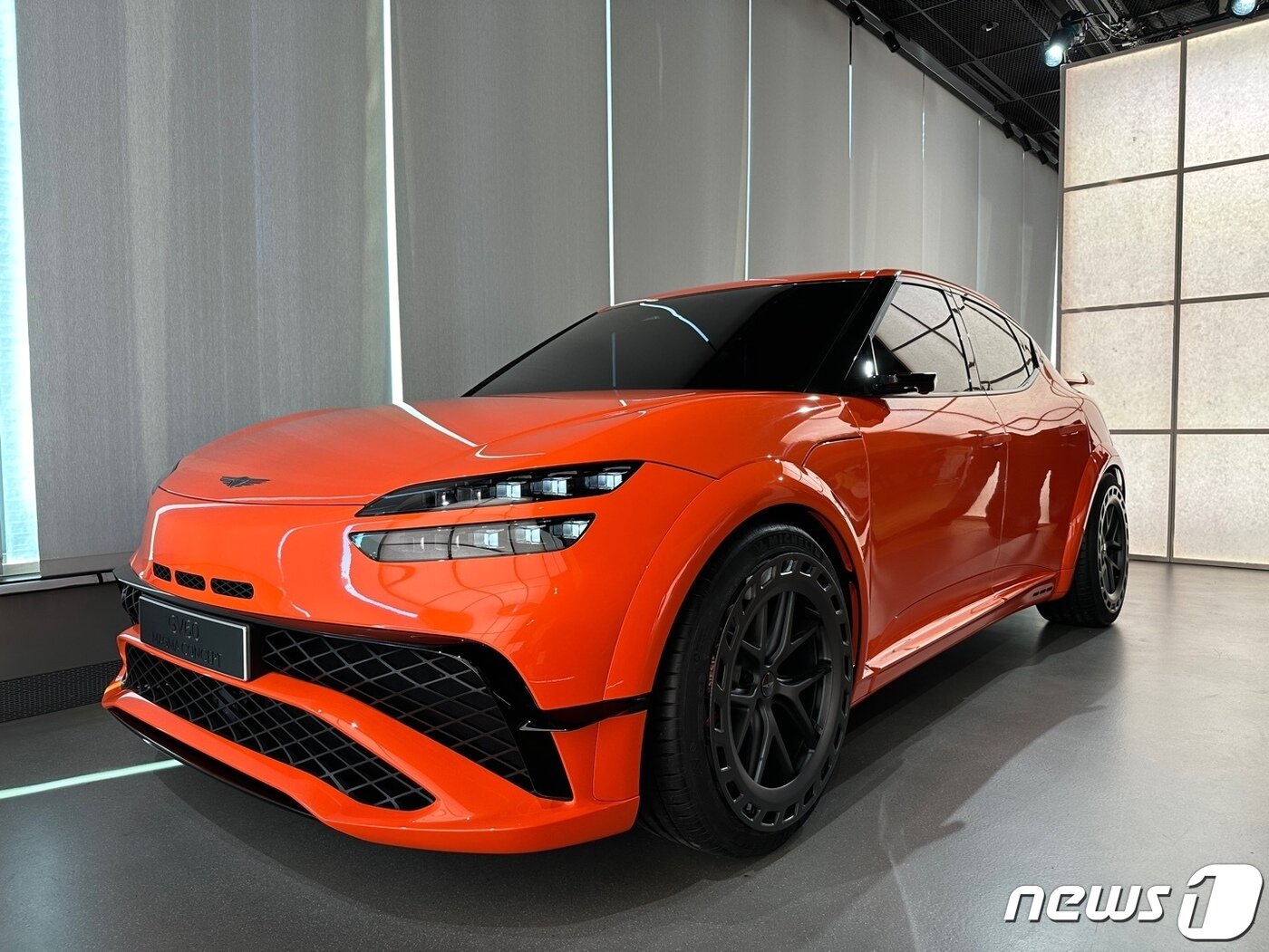 본문 이미지 -  제네시스는 25일(현지시간) 미국 뉴욕 맨해튼의 '제네시스 하우스'에서 GV60 마그마 콘셉트카를 세계 최초로 공개했다.ⓒ 뉴스1 이동희 기자