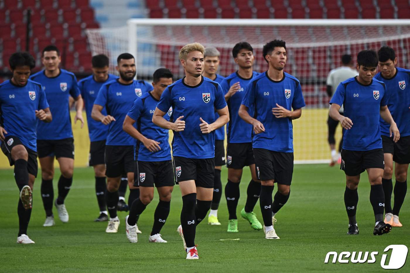 한국전을 앞두고 훈련을 하고 있는 태국 축구대표팀. ⓒ AFP=뉴스1