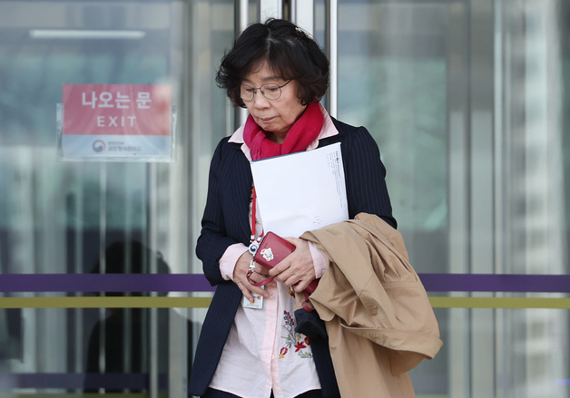 '법카 1960만원 유용 혐의' 유시춘 EBS 이사장…징역 1년 구형