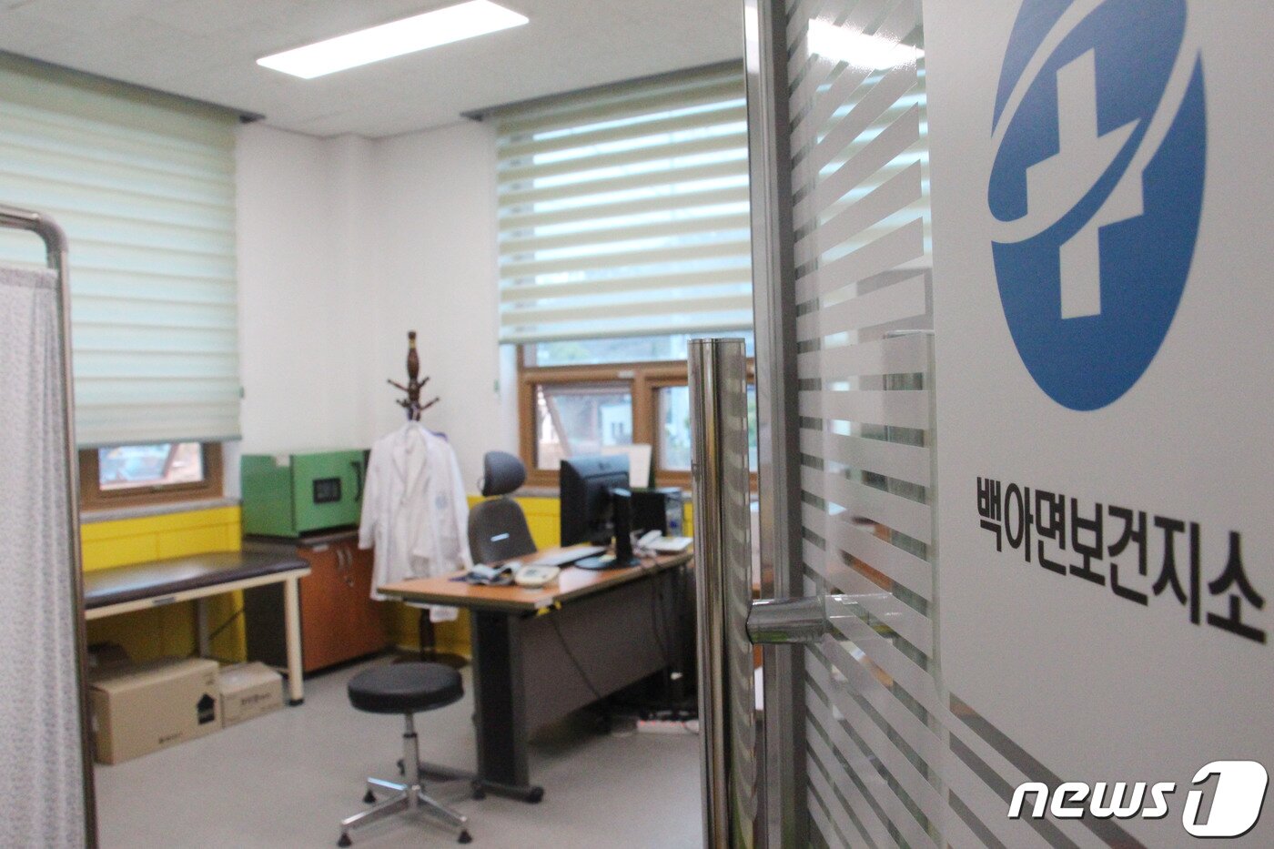 본문 이미지 - 전남 화순군 백아보건지소의 진료실이 텅 비어있는 모습 ⓒ 뉴스1 박지현 기자